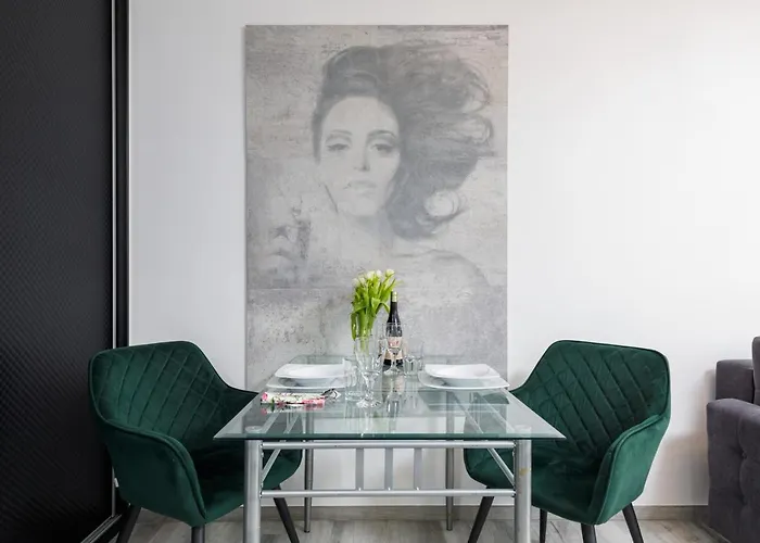 Centre Pet-friendly Koszalinska By Renters 코워브제크